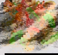 Wong's Lucky Bar - Accommodation Main Beach