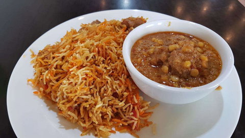 Abrakebabra - Accommodation Main Beach 0