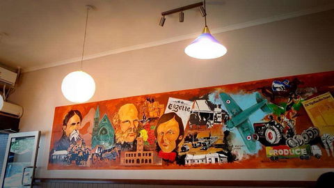 Hot Goss Cafe - Accommodation Main Beach 0