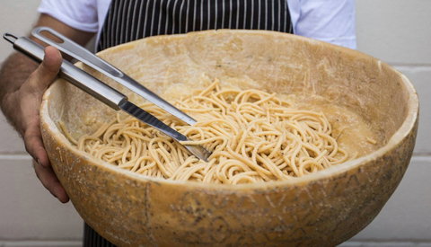 Colour Coffee House - Accommodation Main Beach 0