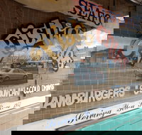 Paul's For Fish - Accommodation Main Beach