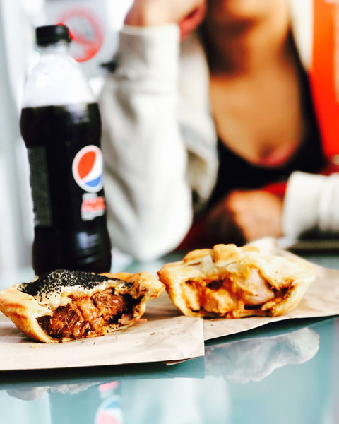 Pie And Mighty - Accommodation Main Beach 0