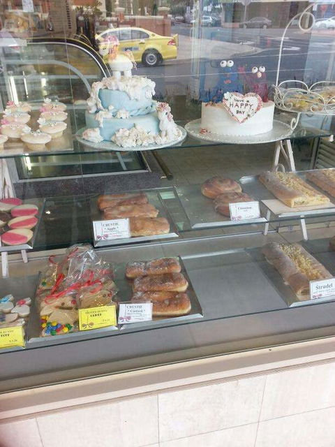 Sunbeam Cakes - Accommodation Main Beach 0