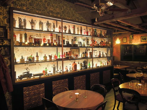 The 18th Amendment Bar - Accommodation Main Beach 0