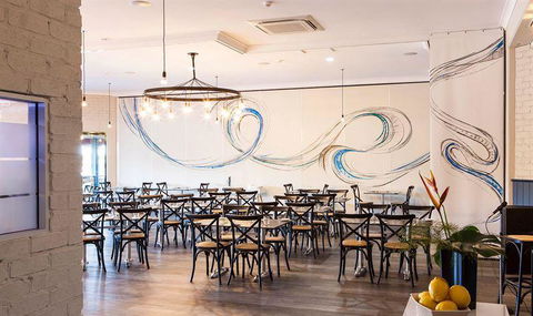 Blue Owl Cafe And Restaurant - Accommodation Main Beach 1