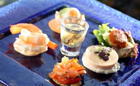 LakeFront Bistro - Accommodation Main Beach 1