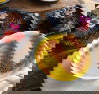 The Freedom Hub - Accommodation Main Beach