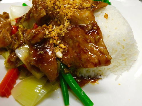 Darun Thai Restaurant - Accommodation Main Beach 0