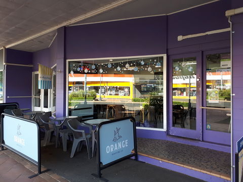 E'Claire's Coffee Shop - Accommodation Main Beach 0