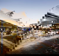 Kawana Waters Hotel - Accommodation Main Beach