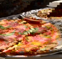 La Lupa - Accommodation Main Beach