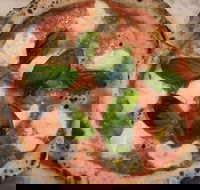 Monsterella Pizza - Accommodation Main Beach