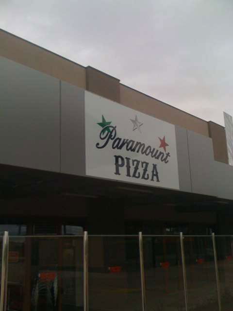 Paramount Pizza - Accommodation Main Beach 0