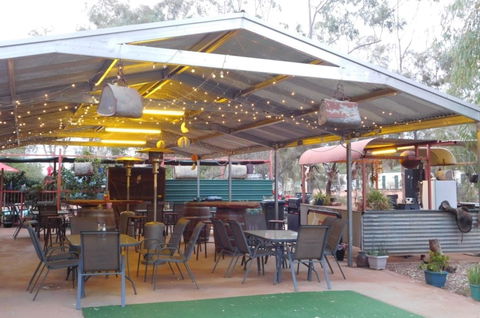Stuarts Well Roadhouse- Restaurant & Bar - Accommodation Main Beach 1
