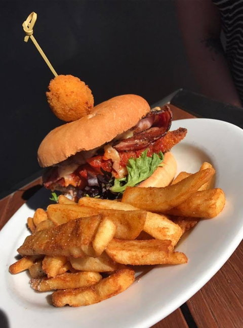 The Commercial Hotel - Accommodation Main Beach 0