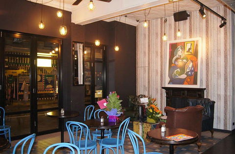 Clovelly Restaurant - Accommodation Main Beach 0