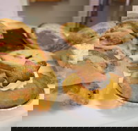 AJ's Hotbake - Accommodation Main Beach