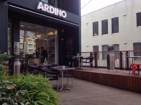 Ardino Salon & Cafe - Accommodation Main Beach 0