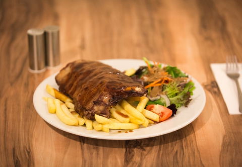 Central Hotel Cootamundra - Accommodation Main Beach 2