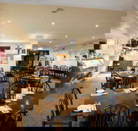 Palm Beach Hotel - Accommodation Main Beach