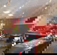 The Meating Room - Accommodation Main Beach