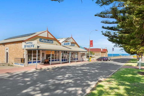 Ardrossan Bakery - Accommodation Main Beach 0