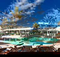 Oasis Pool Bar - Accommodation Main Beach