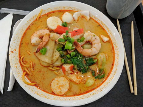 Rolls & Bowls - Accommodation Main Beach 0