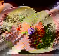 Som Thai Restaurant - Accommodation Main Beach