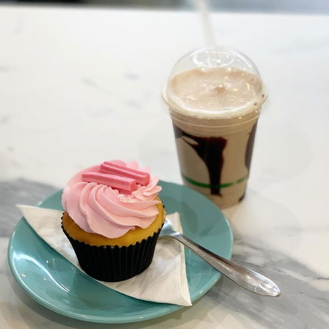 Sweet Treats By Rhi - Accommodation Main Beach 1
