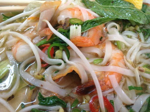 Vietnamese Hot Food - Accommodation Main Beach 0