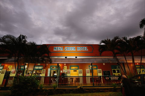 Mena Creek Hotel - Accommodation Main Beach 0