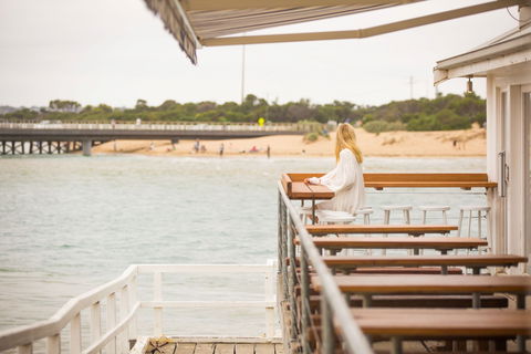 At The Heads - Accommodation Main Beach 1