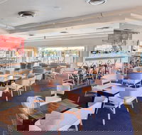 Australian 18 Footers - League Club - Accommodation Main Beach