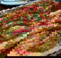 Four Hands Pizza - Accommodation Main Beach