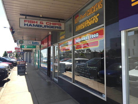 George's Fish Bar - Accommodation Main Beach 0