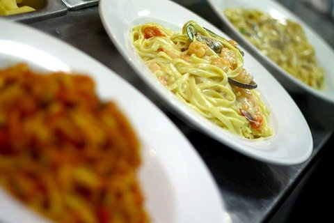 Original Joe's - Accommodation Main Beach 0