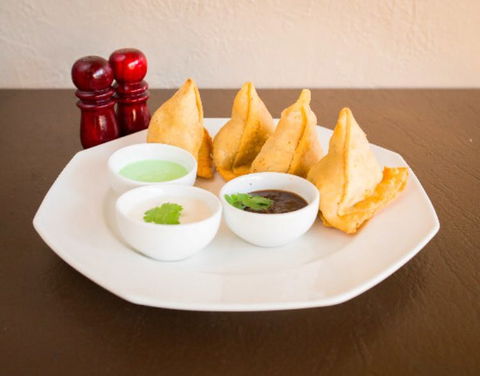 Aussie Curry Lovers - Accommodation Main Beach 0