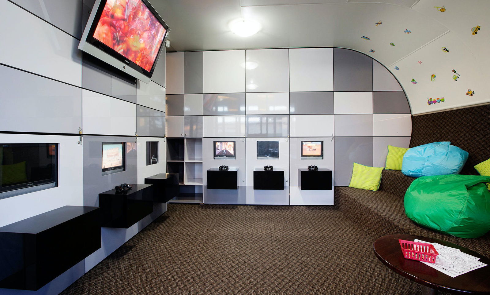  Accommodation Main Beach