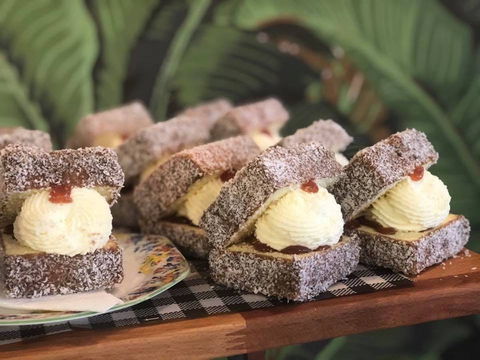 Flavours Patisserie Cafe  - Parkdale - Accommodation Main Beach 0