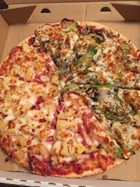 Johnny Boys Pizza - Mentone - Accommodation Main Beach 0