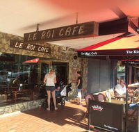Le Roi Cafe - Accommodation Main Beach