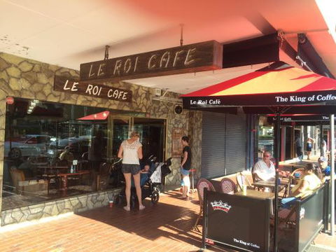 Le Roi Cafe - Accommodation Main Beach 0