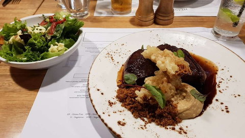 Headricks Lane - Accommodation Main Beach 0