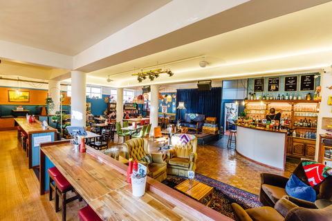 Aunty Ed's Restaurant And Bar - Accommodation Main Beach 2