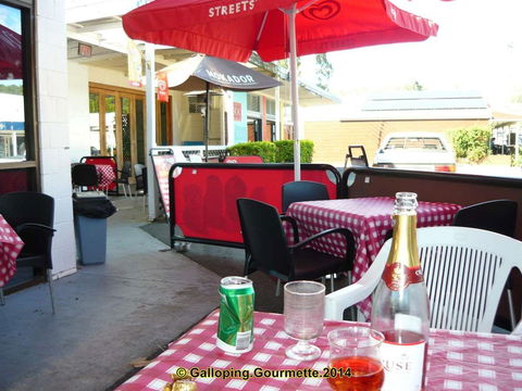 Funky Dory - Accommodation Main Beach 0