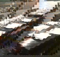 Ivanhoe Tavern Charcoal Grill Steakhouse - Accommodation Main Beach