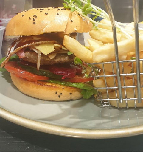 Manning River Hotel - Accommodation Main Beach 1