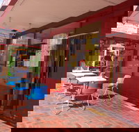 Pinewood Noodle And Sushi Bar