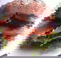 MM Burger Bar and Take Away - Accommodation Main Beach